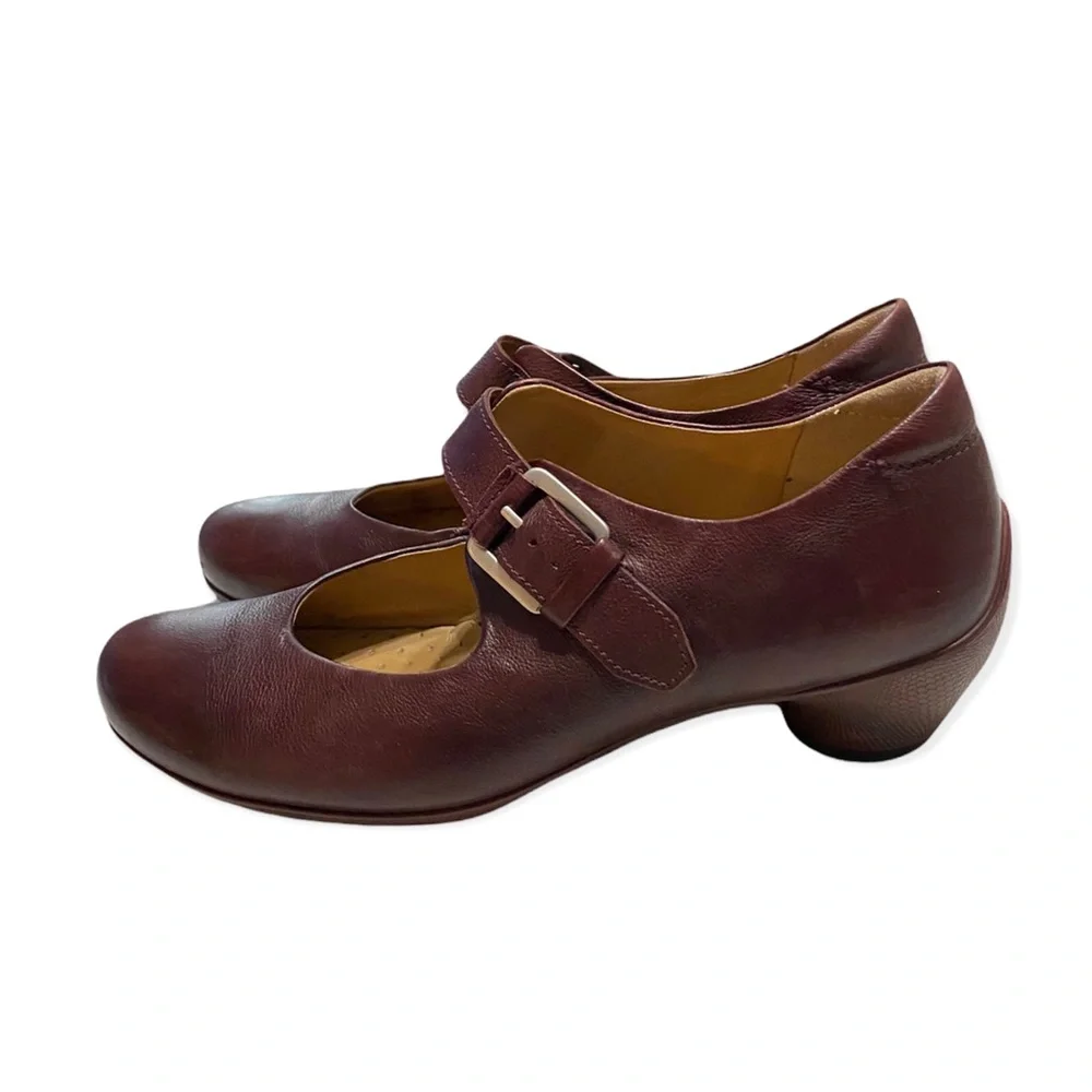 ECCO Maryjanes Sz 40 / 10 Red Burgundy Leather Clogs Strap & Buckle - Picture 4 of 11
